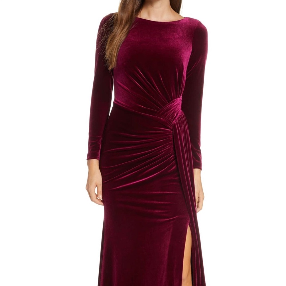 Vince Camuto Long Sleeved Velvet Gown